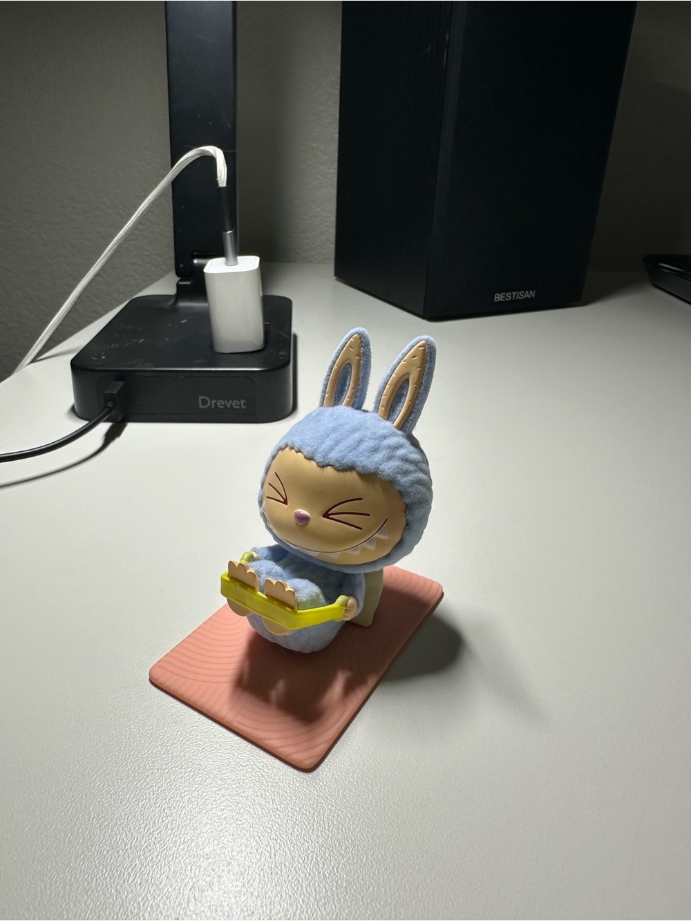 Labubu lazy yoga
